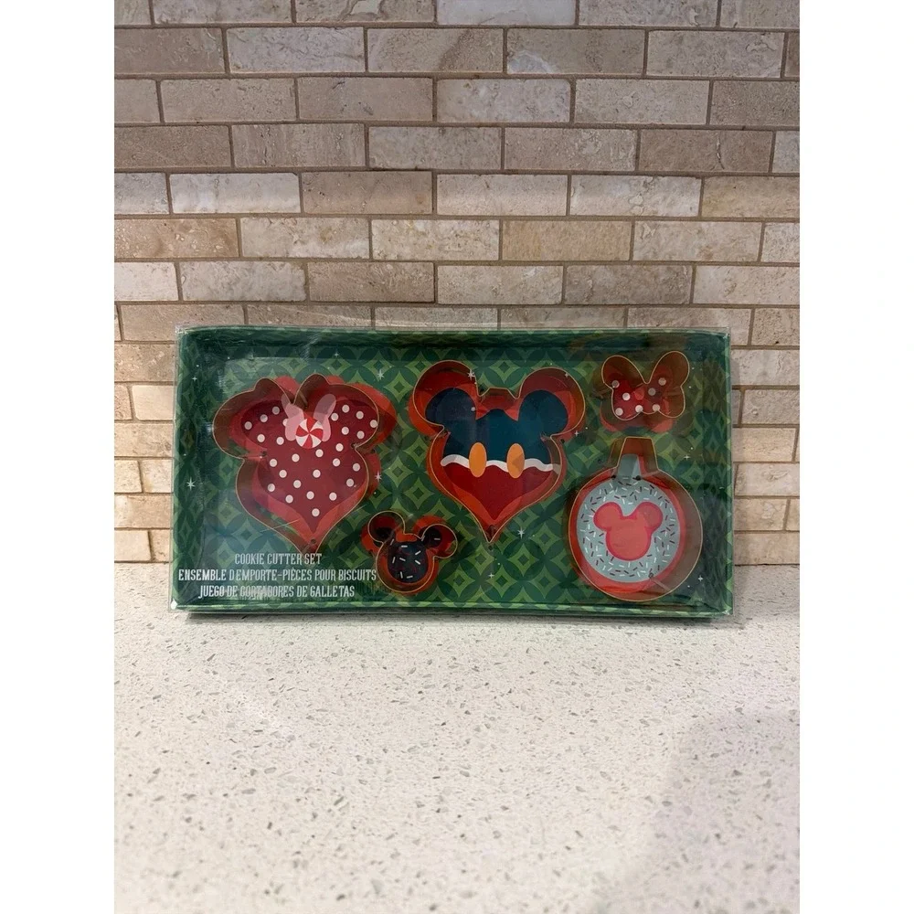 Disney Parks Cookie Cutter Set 5pc Christmas 2023‎ Mickey Minnie